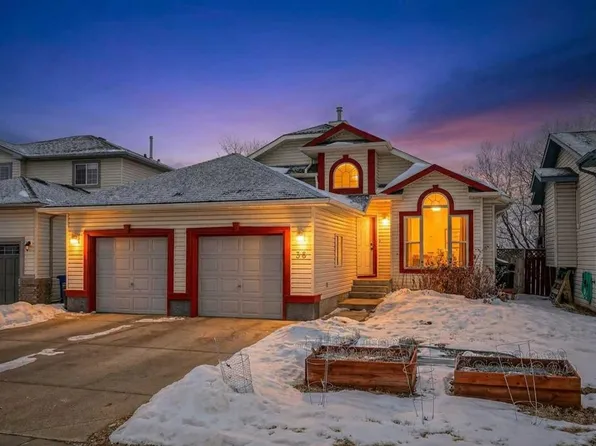 38 E Canoe Cir SW, Airdrie, AB T4B 2L6