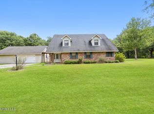 99 Fred Mallett Rd, Carriere, MS 39426