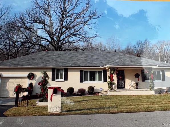 19234 Buck Ave, Brownstown, MI 48174