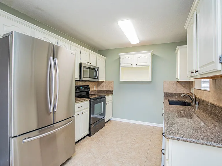 518 Topaz St — Photo 8