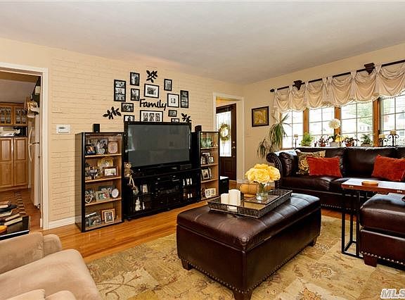 4th image of 2942 Grand Blvd