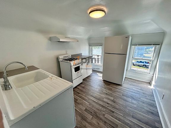 5th image of 203 Dupage St #C