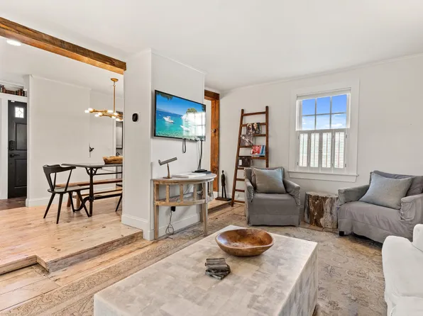 3 Center St, Newburyport, MA 01950