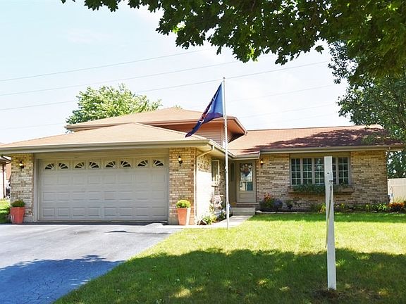 2nd image of 16319 Tanbark Dr