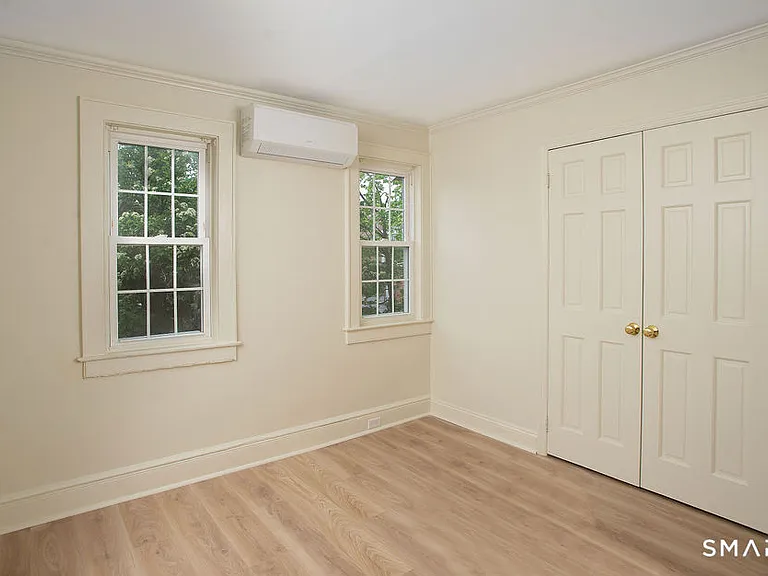 40 Seminary St #B — Photo 11