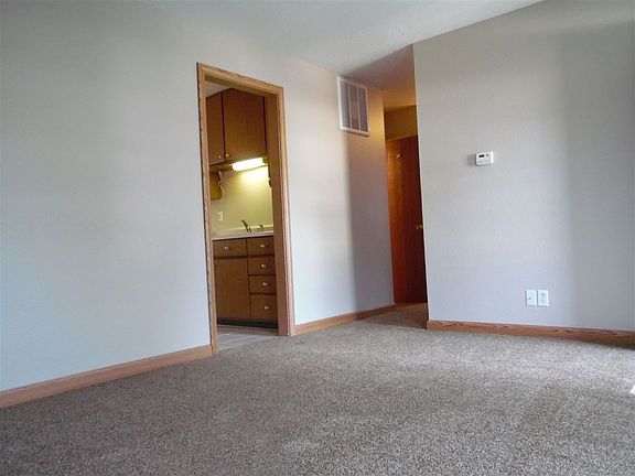 5th image of 4424 Baker Ln