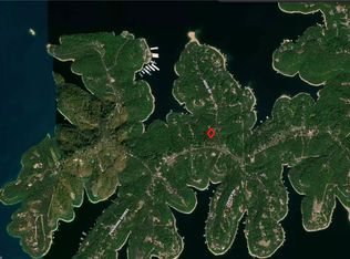 E Center Rd, Eureka Springs, AR 72631