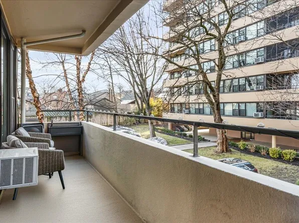 10-24 166th Street #3A, Beechhurst, NY 11357