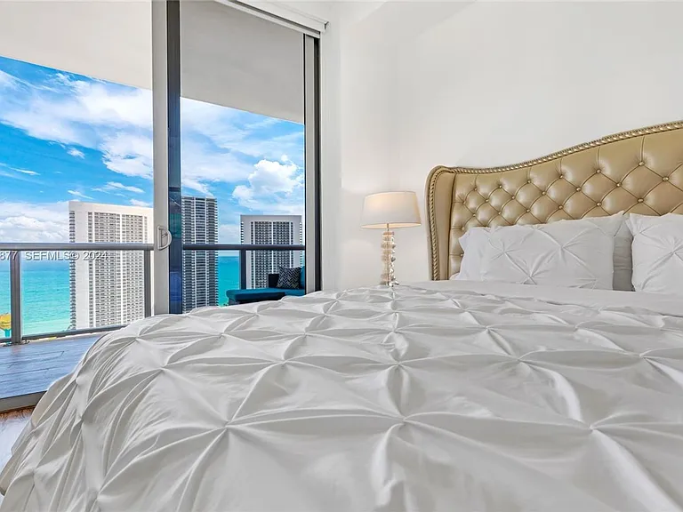 2600 E Hallandale Beach Blvd #T3302 — Photo 14