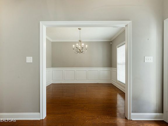 5th image of 7158 Presidential Ln