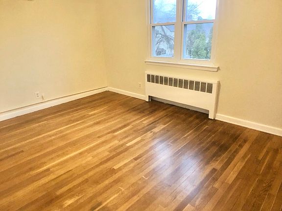 5th image of 553 Palmer Ave APT 2C