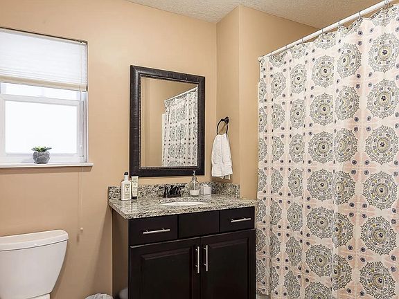 5th image of 143 E 8th St #105