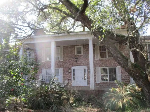 106 Draughons Dr, Saint Simons Island, GA 31522