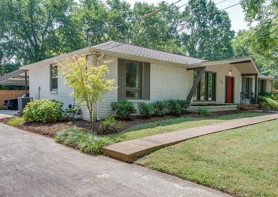 1st image of 910 Percy Warner Blvd