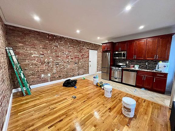 3rd image of 118 Quincy St APT C3