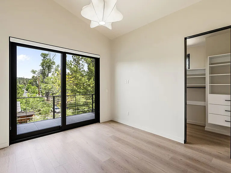 315 Riverside Blvd #3 — Photo 21