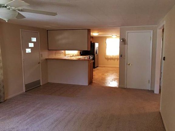 5th image of 713 W Adams St