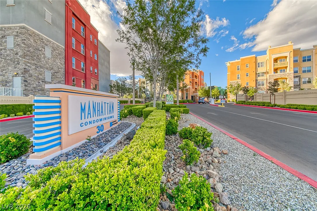 2 bed, 2.0 bath, 1243 sqft, $1,700 — Photo 2