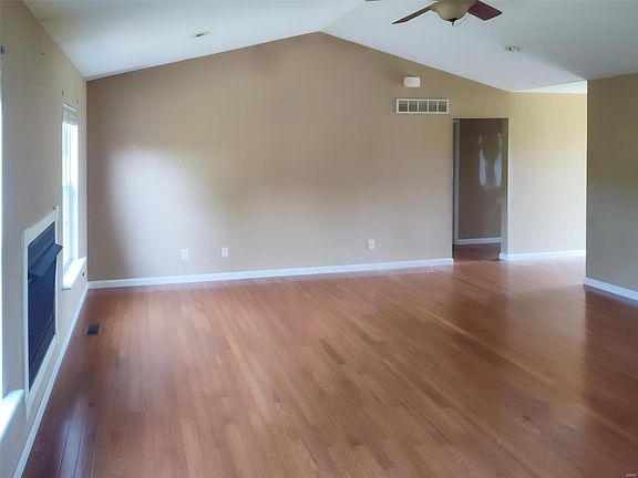 4th image of 10408 Grassy Meadow Ln