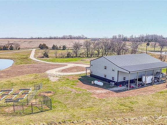 4th image of 120 SW County Road U