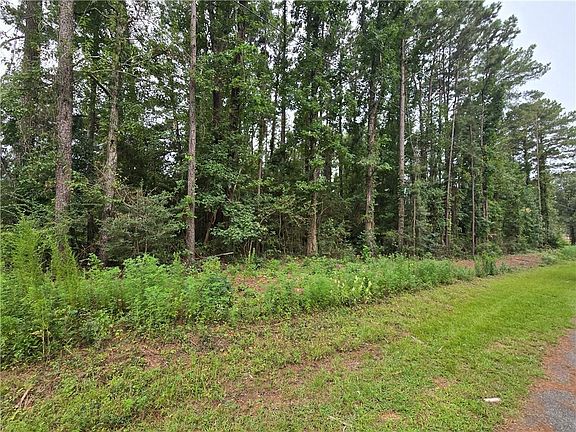 3rd image of 665 Hickory Hill Rd