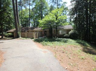 600 S Valley Rd, Southern Pines, NC 28387