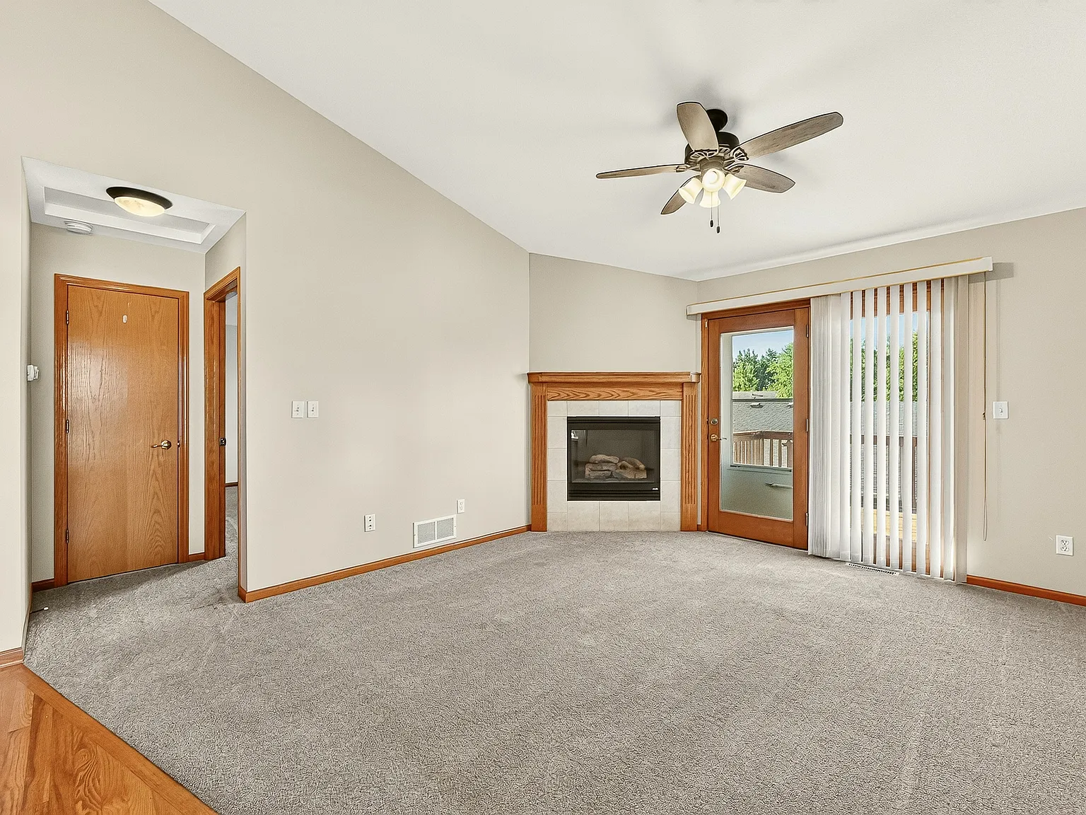 2 bed, 2152 sqft, $2,100 — Photo 4