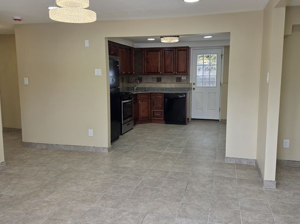 46 Radcliffe Rd APT 1