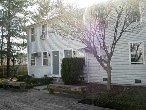 2nd image of 12 Dresser St #4C