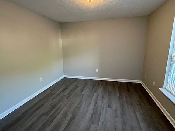 2nd image of 114 Floyd Ct