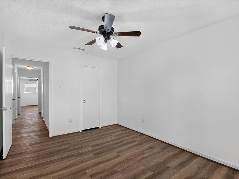 1334 Country Place Dr — Photo 28
