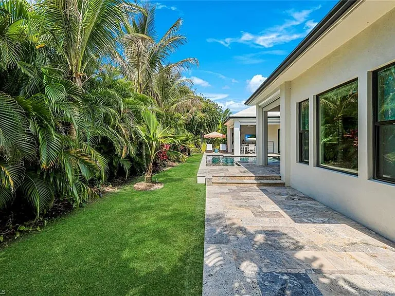 760 Park Shore Dr — Photo 33