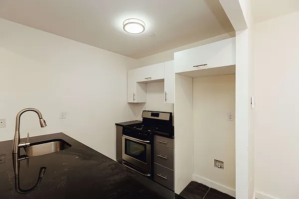 Rented by Nooklyn NYC LLC | media 21