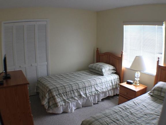 3rd image of 4842 Kingston Cir