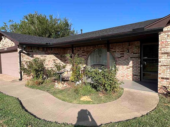 2nd image of 2213 Canary Dr