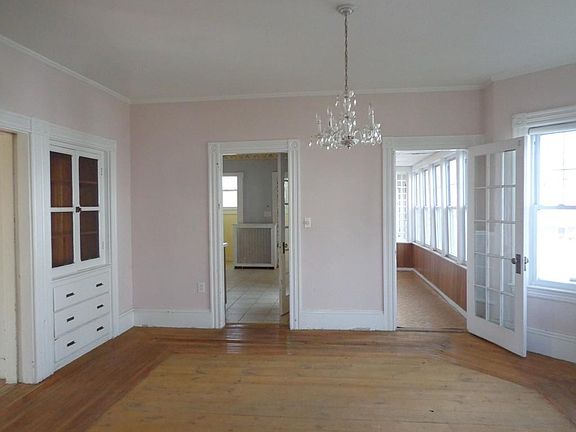 2nd image of 1057 Essex St