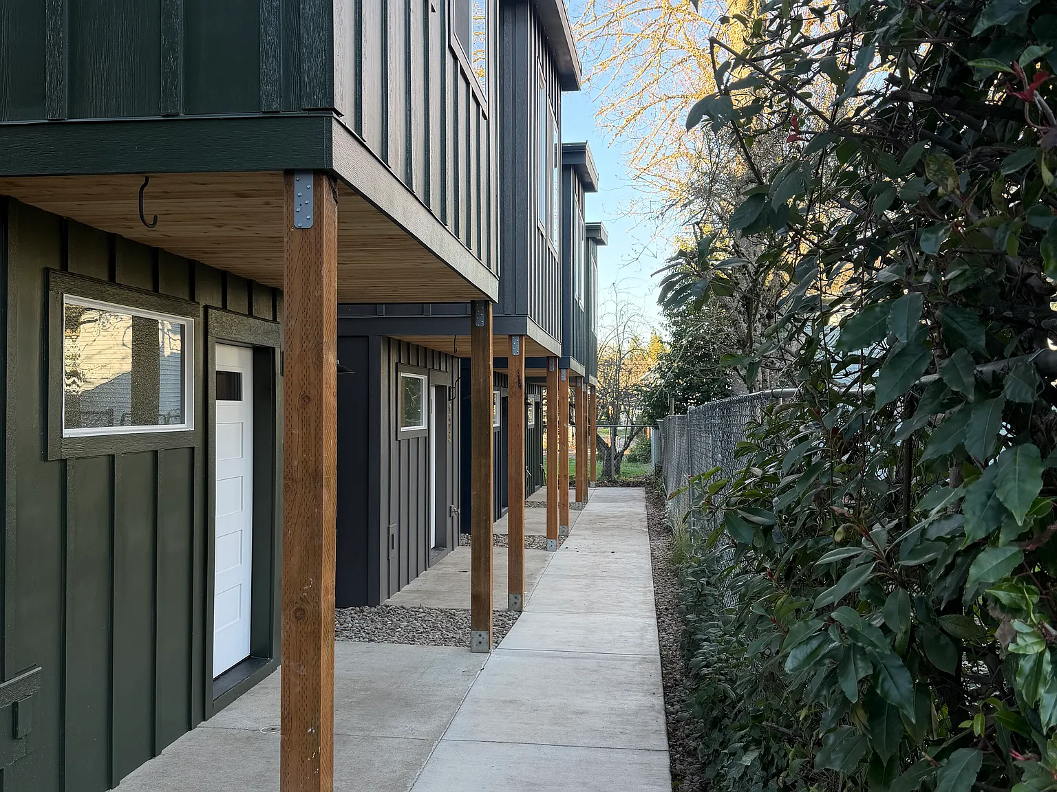 290 Monmouth Ave S — Photo 1