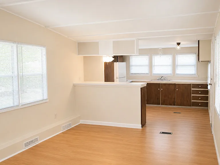 1179 S Meadow Dr — Photo 3