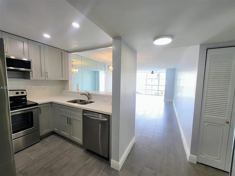 601 Three Islands Blvd #411 — Photo 10