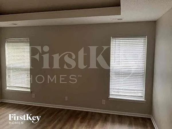 5715 N Ames Ave — Photo 8