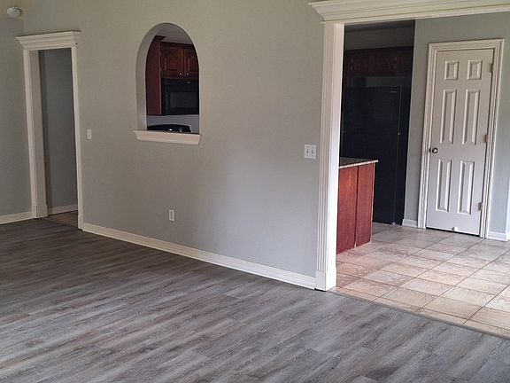 2nd image of 616 Highland Ct