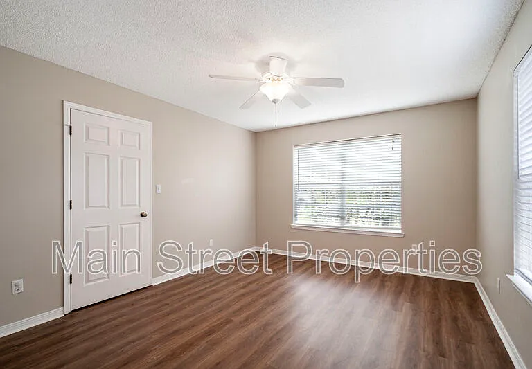 5320 Powrie Dr — Photo 11