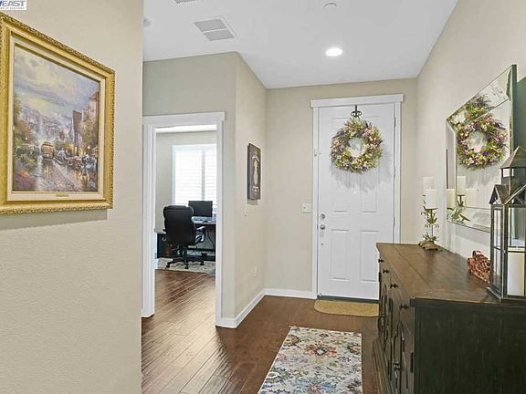 4th image of 613 Brinwood Way