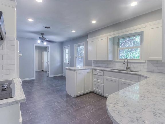 5th image of 3150 Chamness Ct