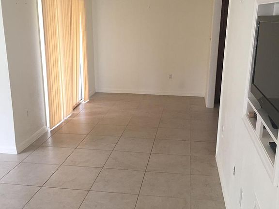 5th image of 824 96th Ave N Unit A