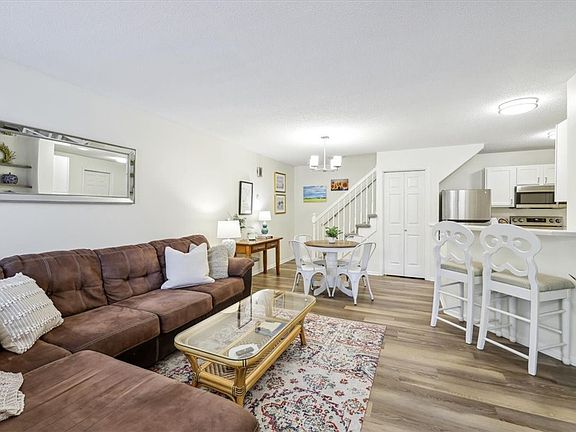 4th image of 811 Burr Oaks Dr Unit 203