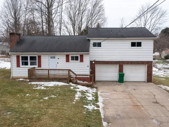 510 Parkside Dr, Erie, PA 16511