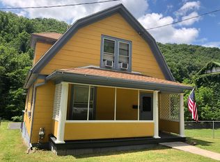 565 Roxbury St, Clifton Forge, VA 24422