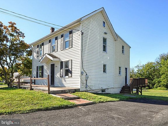 3rd image of 491 N Mill Rd