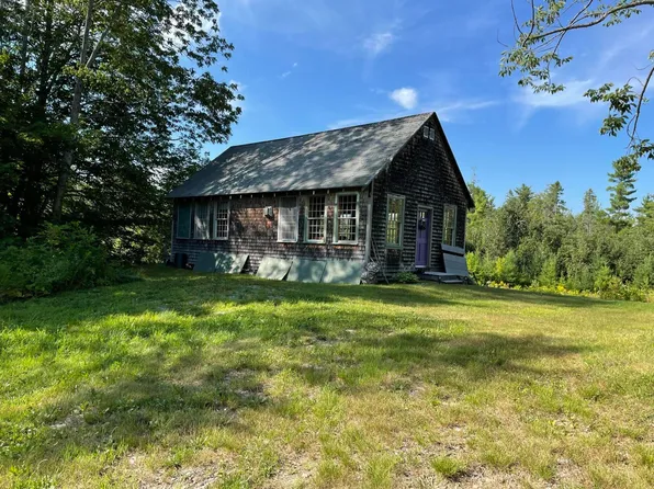 000 BENNET POND Road, Parkman, ME 04443
